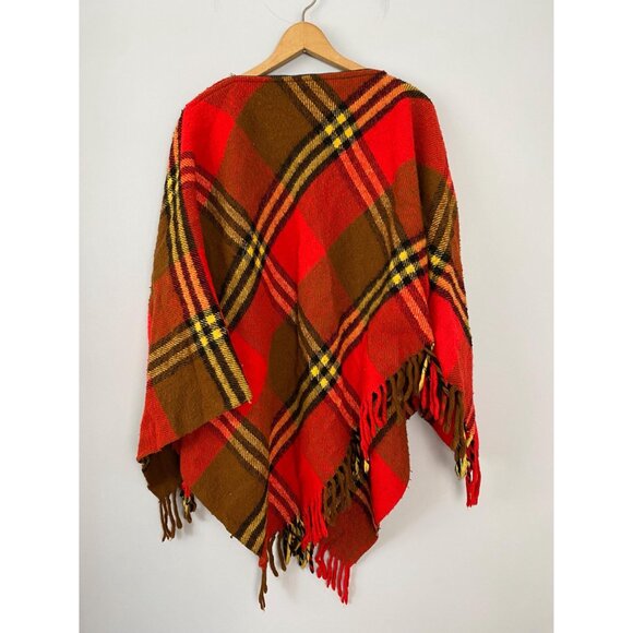 Vintage 1970s Red Plaid Poncho / Stadium Blanket, Zipper Neck, Wearable Blanket - Picture 2 of 10